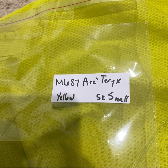 Arc’Teryx Men’s Lime Green / Yellow Performance Tech T-Shirt Size Small - Picture 11 of 11